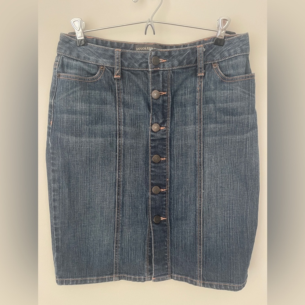 Banana Republic pencil Jean skirt size 4